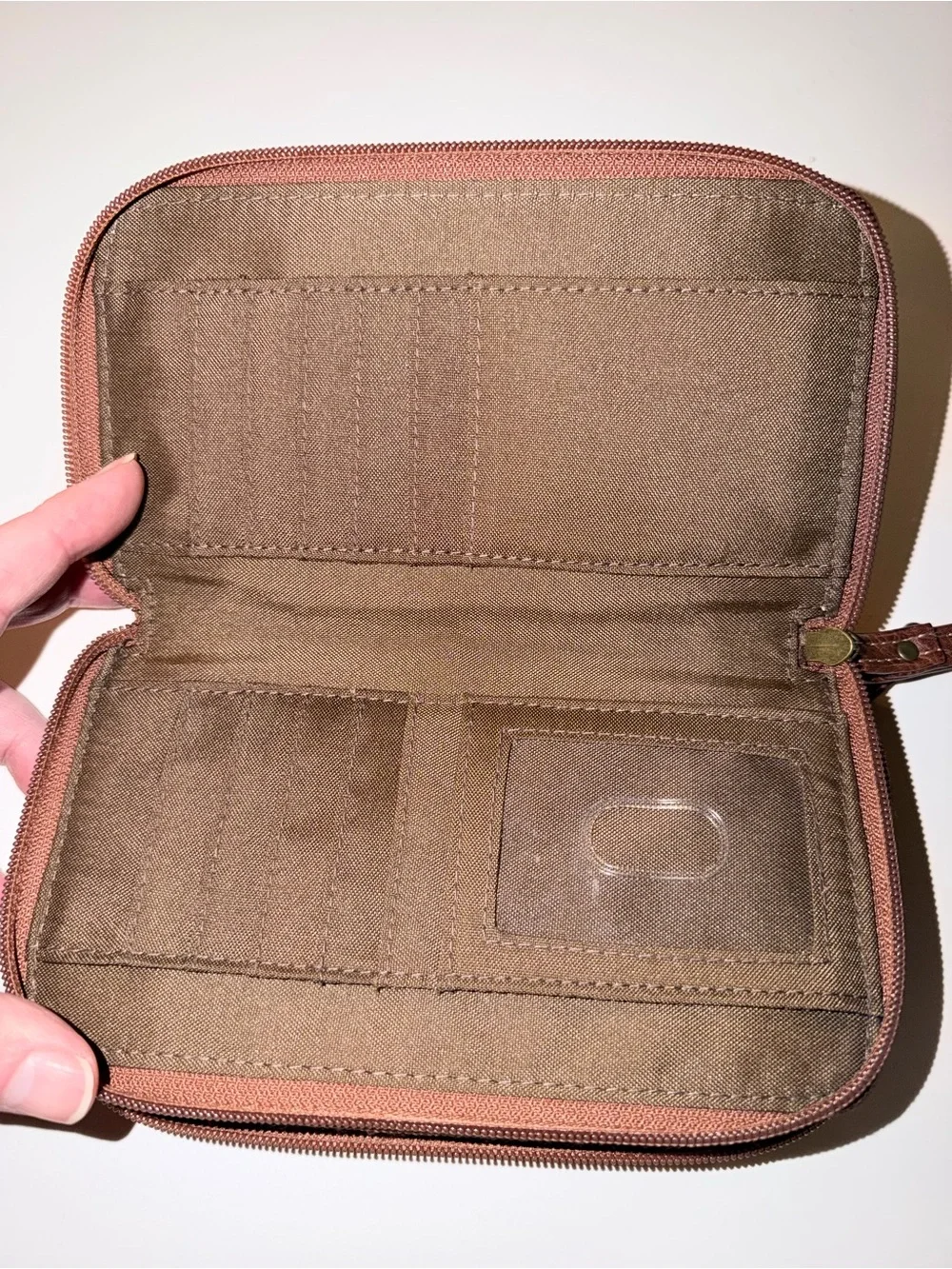 b.o.c. Two-Tone Quilted/Leather Zip Card Case in Brown & Taupe - Picture 5 of 5
